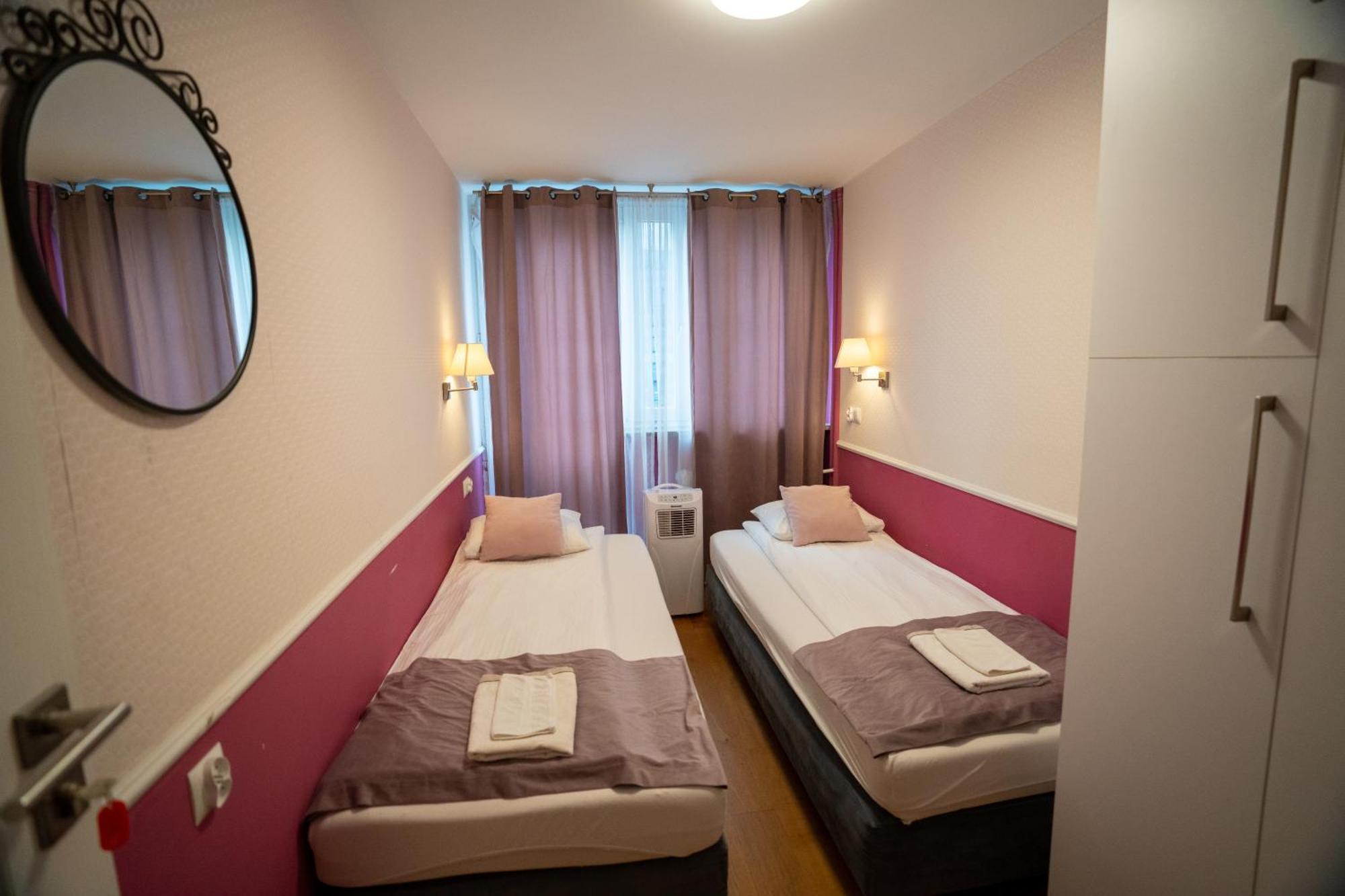 Apartament Hotel Grzybowska 9 바르샤바 외부 사진